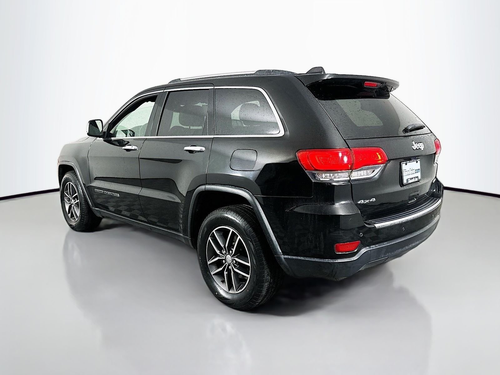 Used 2018 Diamond Black Crystal Pearlcoat Jeep Limited image 5