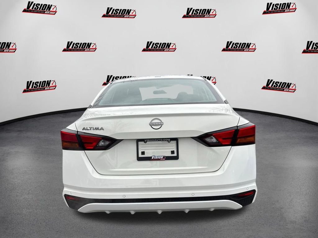 Certified Used 2025 White Nissan 2.5 S image 6