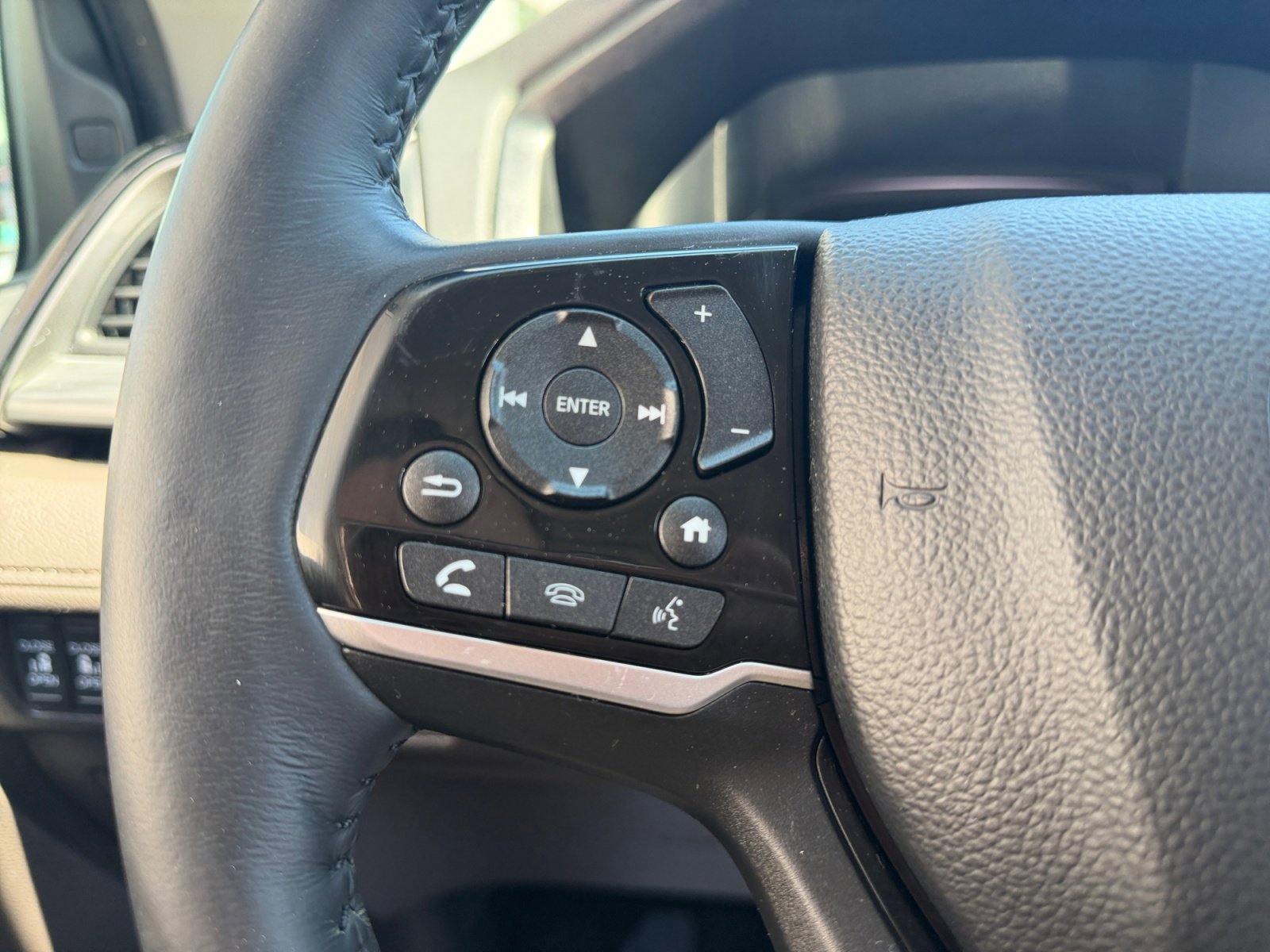 Used 2023 Lunar Silver Metallic Honda Elite image 11