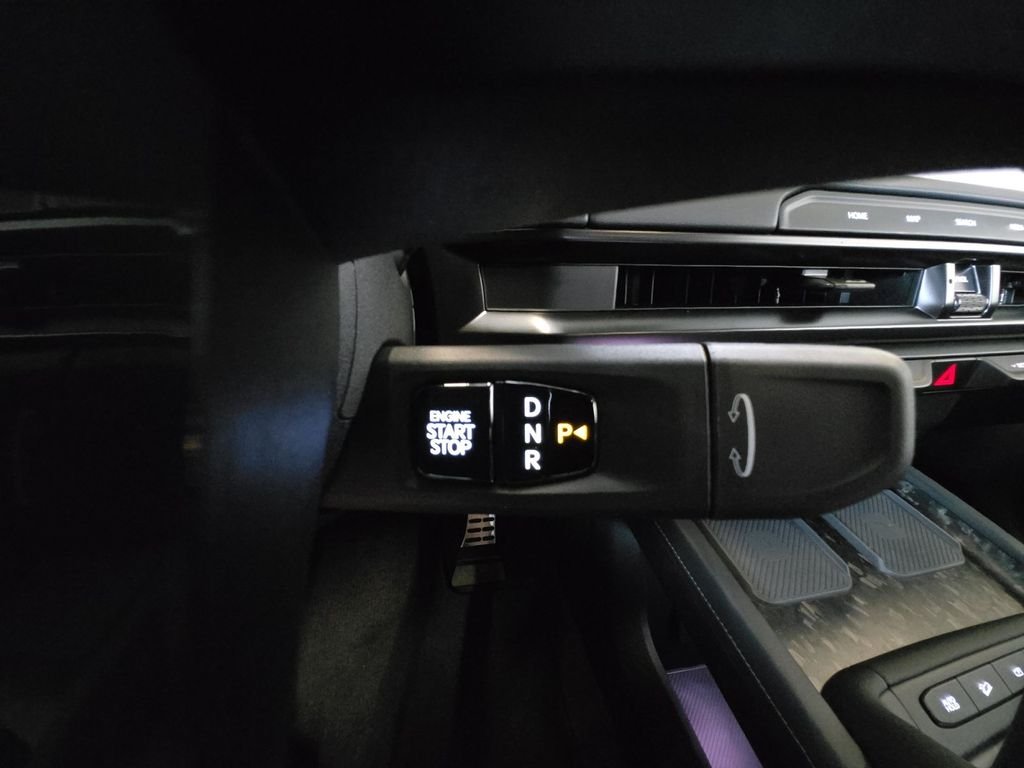Used 2027 White Kia X-Pro SX-Prestige image 18