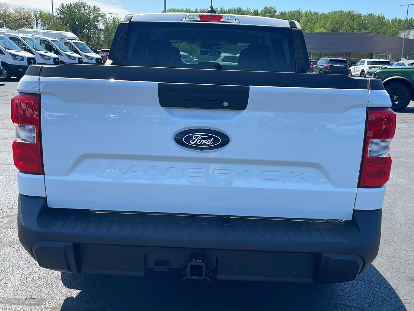 New 2026 Oxford White Ford XLT image 4