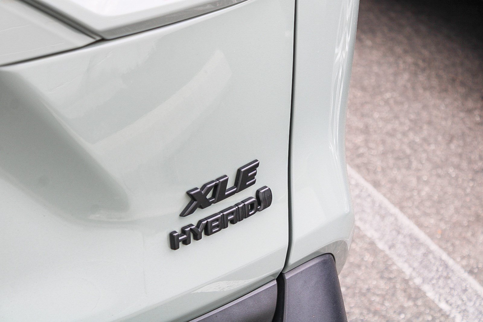 Certified Used 2023 Lunar Rock Toyota Hybrid XLE Premium image 15