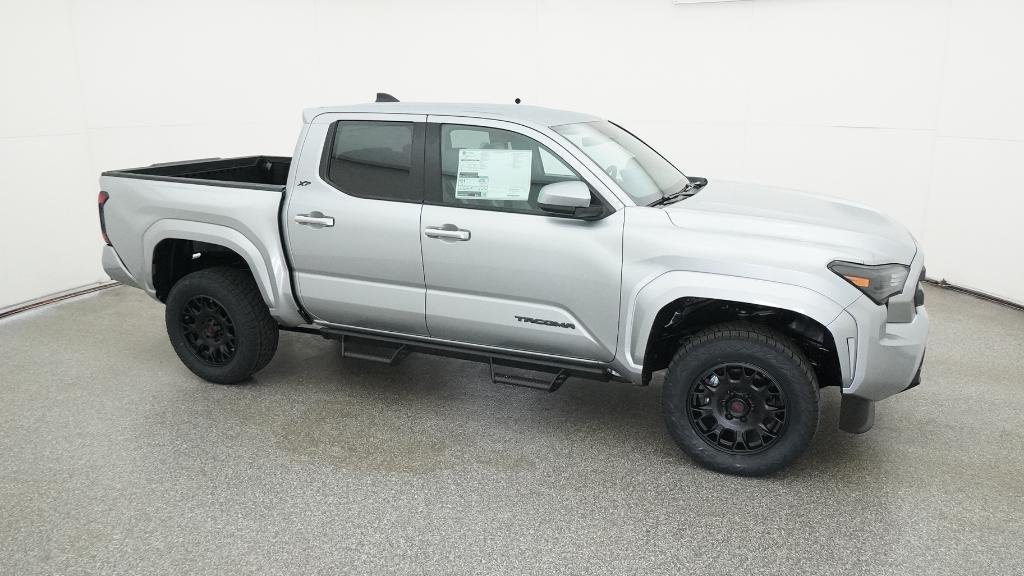 2026 Toyota Tacoma SR5 - Photo 8