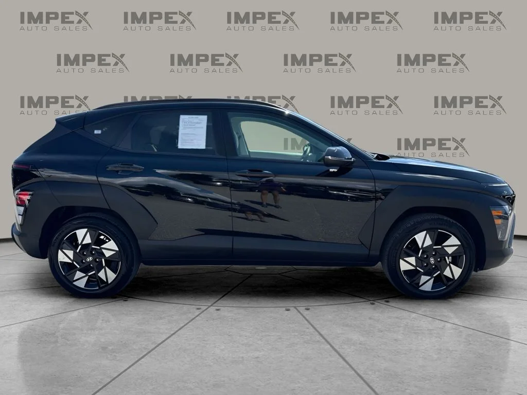 Used 2025 Black Hyundai SEL image 6