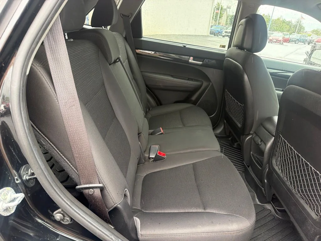 Used 2015 Black Kia LX image 44