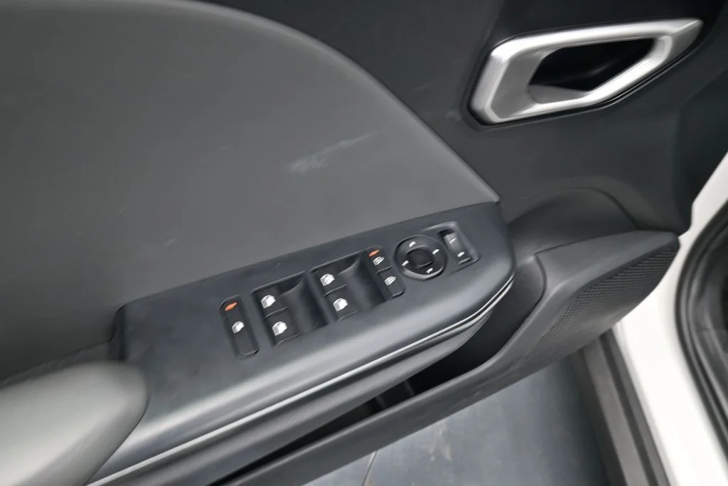 2025 Kia K4 LXS - Photo 23