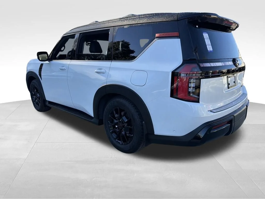 New 2026 Aspen White TriCoat / Super Black Two-tone Nissan PRO-4X® image 5