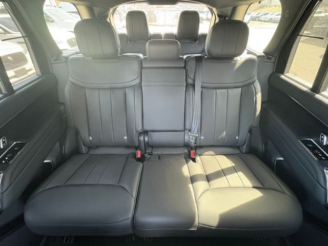 New 2026 Eiger Grey Land Rover SE image 41