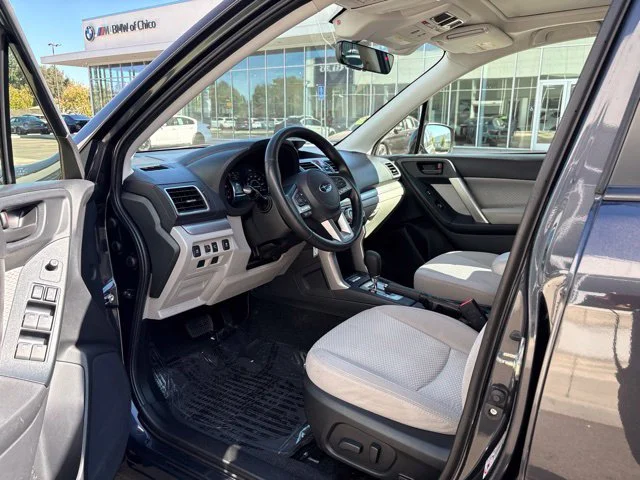 Used 2018 Gray Subaru 2.5i Premium image 10