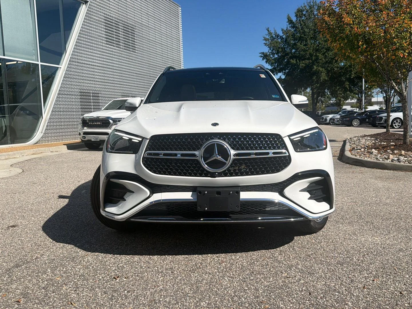 Used 2025 Polar White Mercedes-Benz GLE 450 image 2