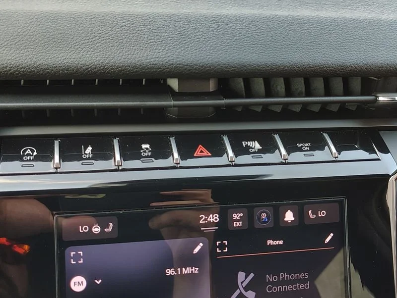 Used 2025 White Jeep Altitude X image 32