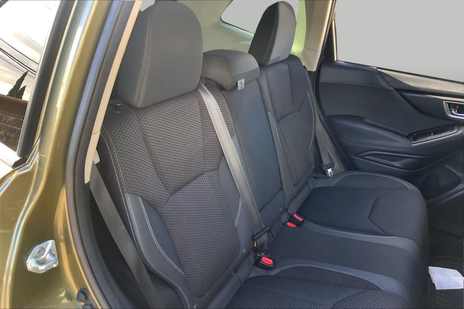 Used 2023 Autumn Green Metallic Subaru Premium image 17