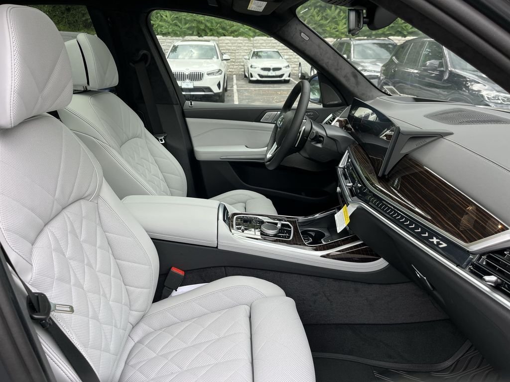 Used 2026 Gray Metallic BMW xDrive40i image 26