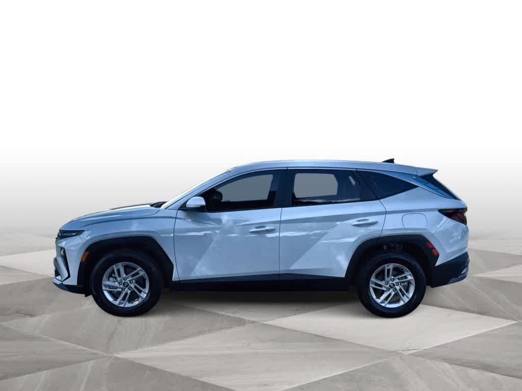 Used 2025 Serenity White Pearl Hyundai SE image 4