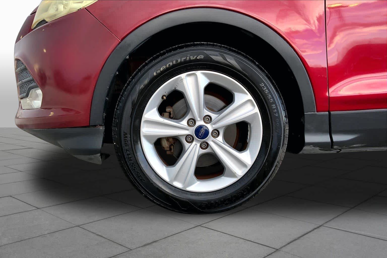 Used 2016 Ruby Red Metallic Tinted Clearcoat Ford SE image 11