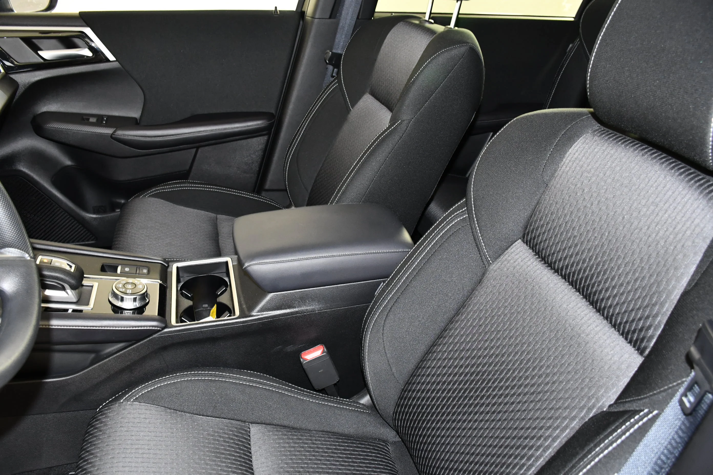 Certified Used 2025 Labrador Black Pearl Mitsubishi ES image 36