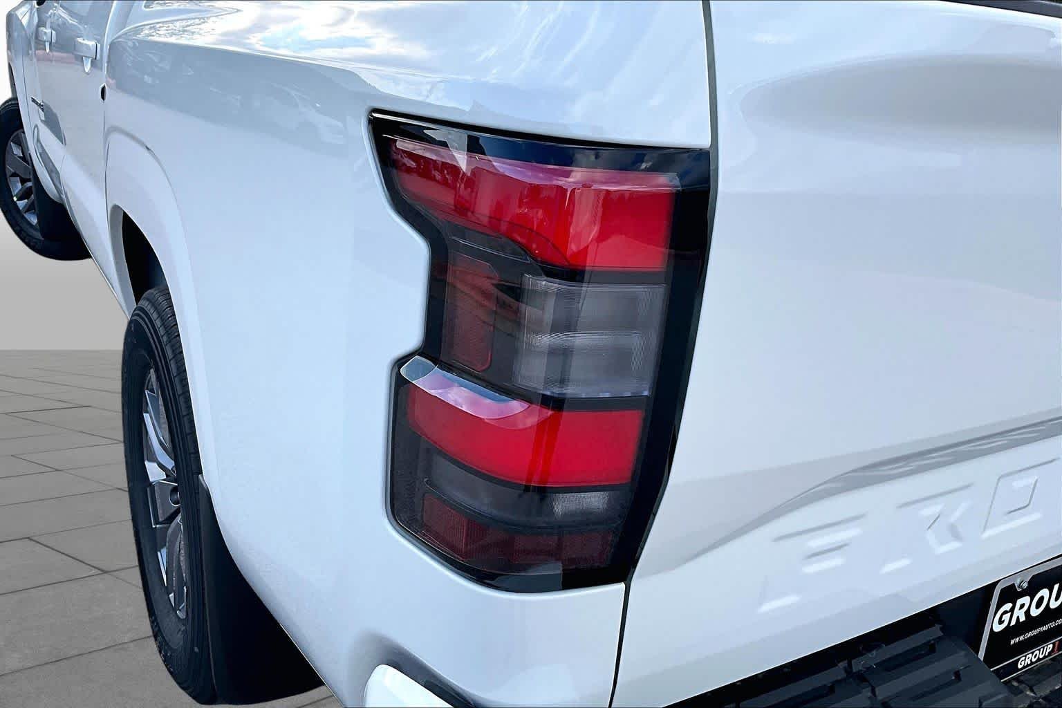 New 2027 Glacier White Nissan SV image 12