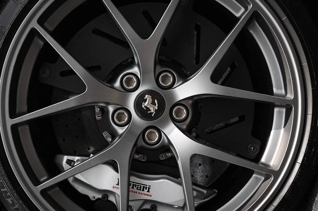 Used 2011 Grigio Titanio Metall Ferrari Base image 14