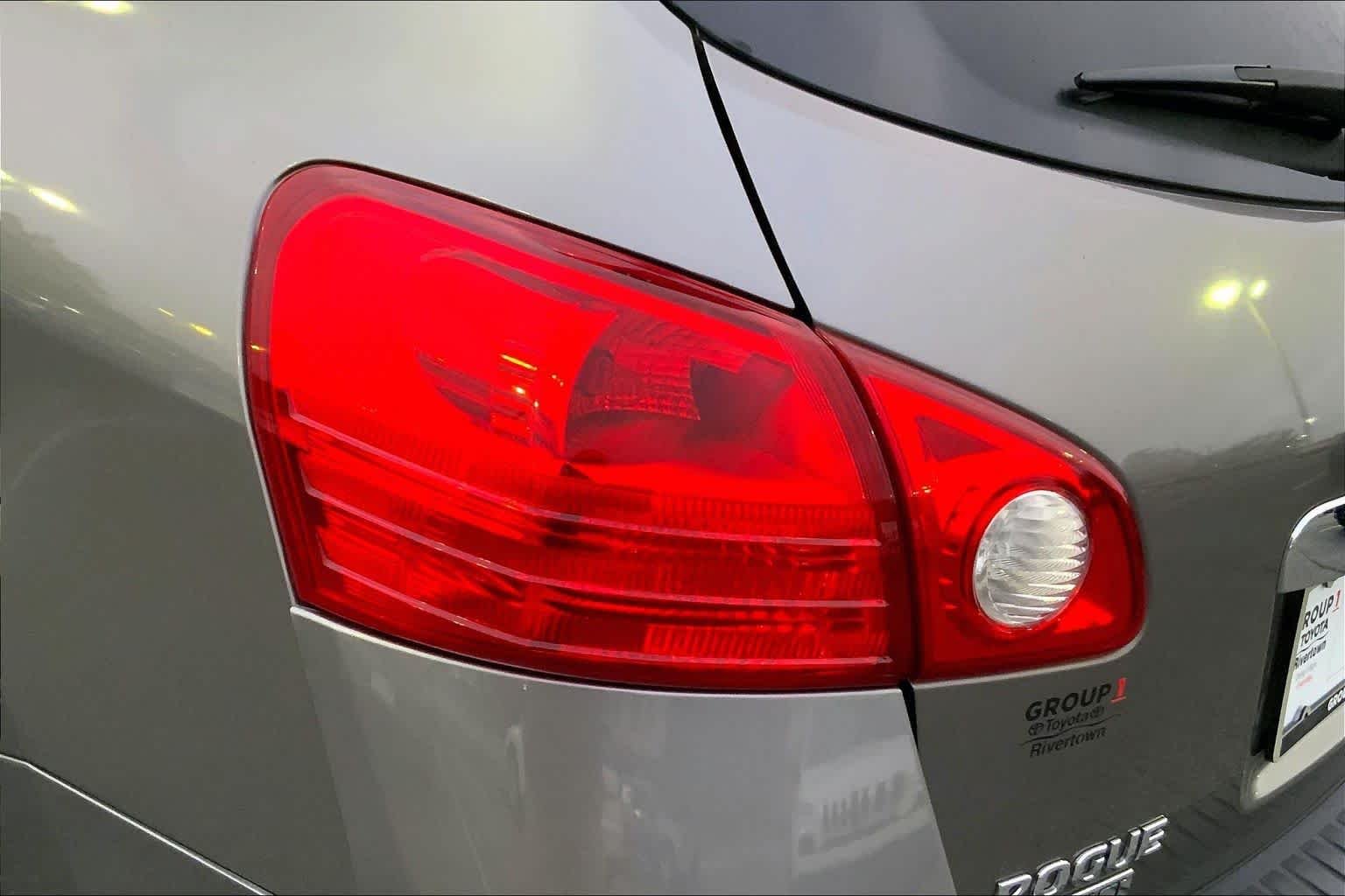 Used 2015 Platinum Graphite Nissan S image 27
