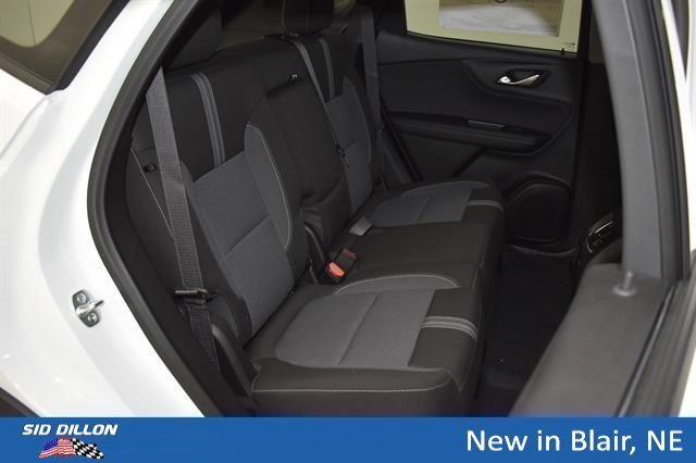New 2026 Summit White Chevrolet 2LT image 9