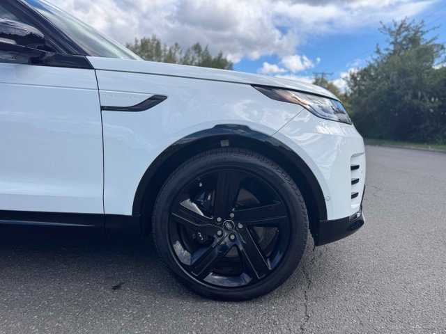 New 2025 Fuji White Land Rover Metropolitan Edition image 9