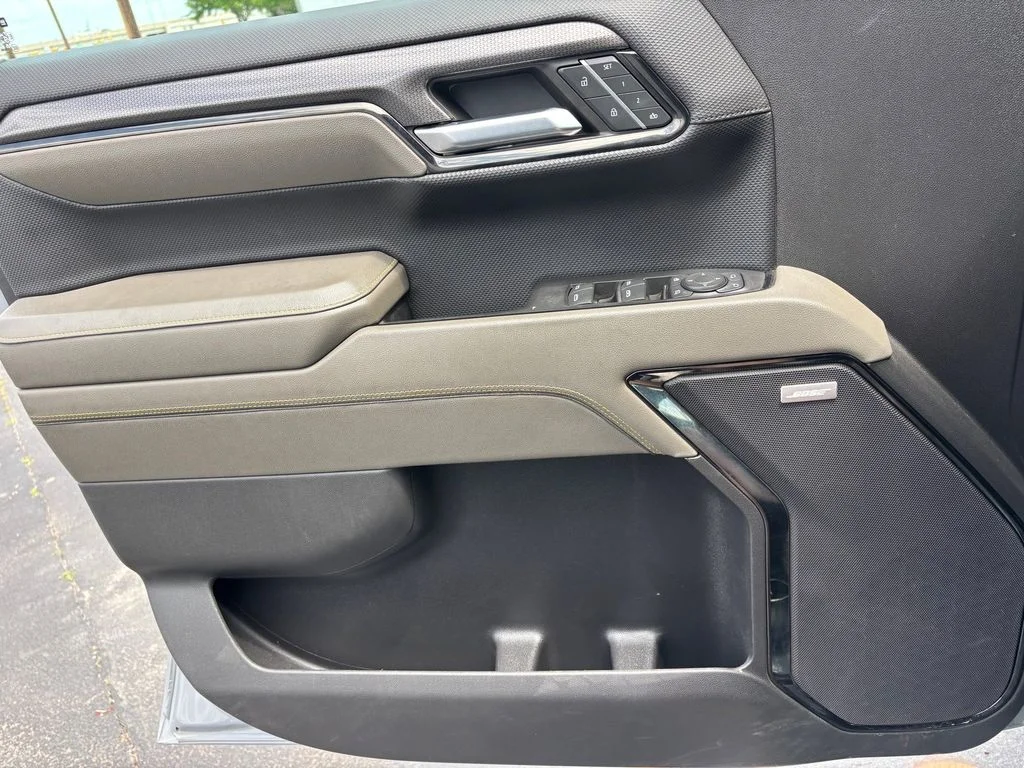 Used 2024 Gray Chevrolet ZR2 image 22