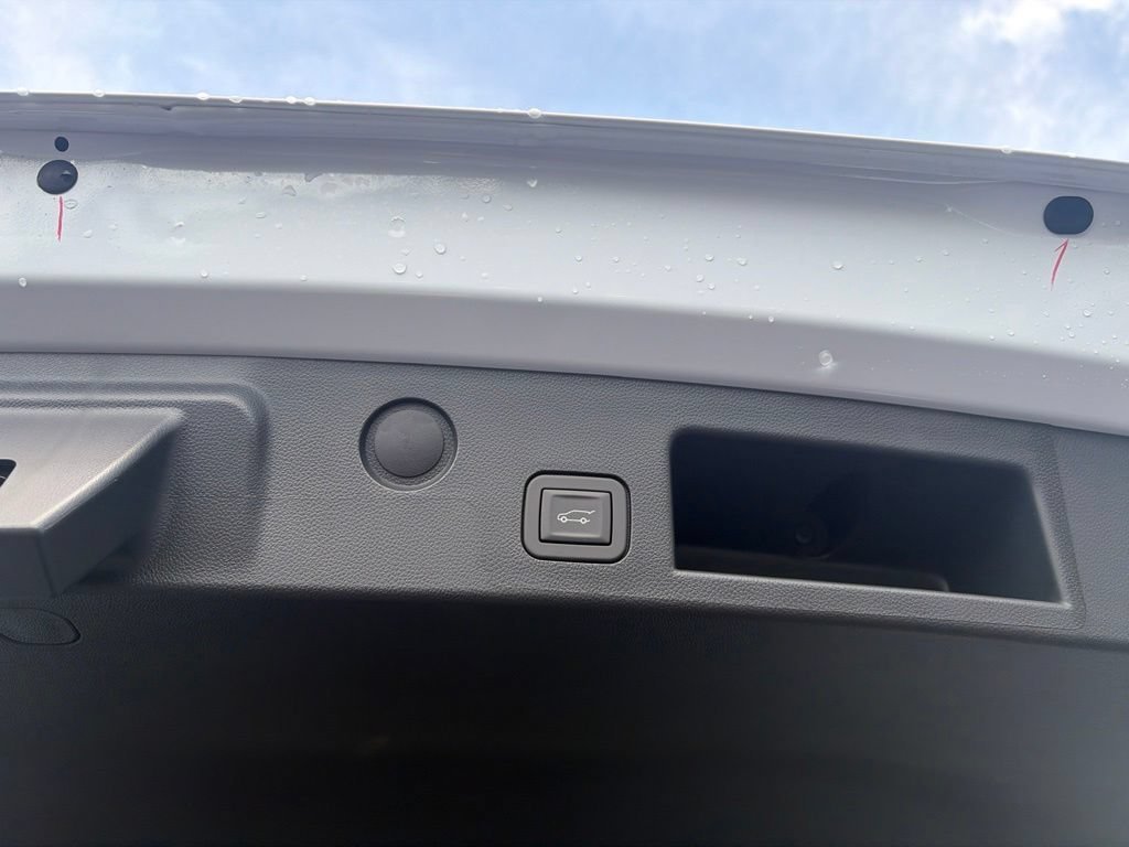 2027 Chevrolet Equinox ACTIV - Photo 33