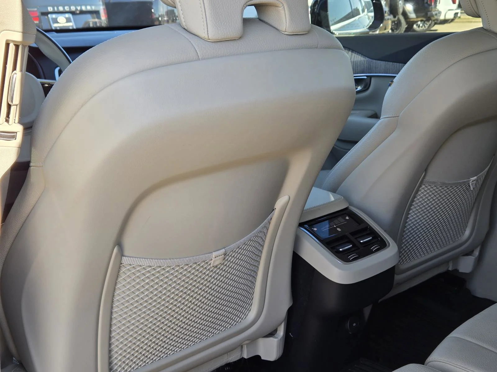 Certified Used 2023 Onyx Black Metallic Volvo Plus image 23