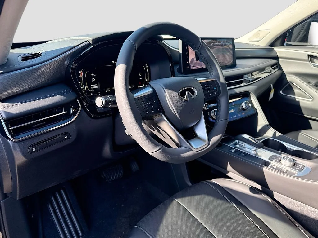 Certified Used 2026 Black INFINITI LUXE image 9