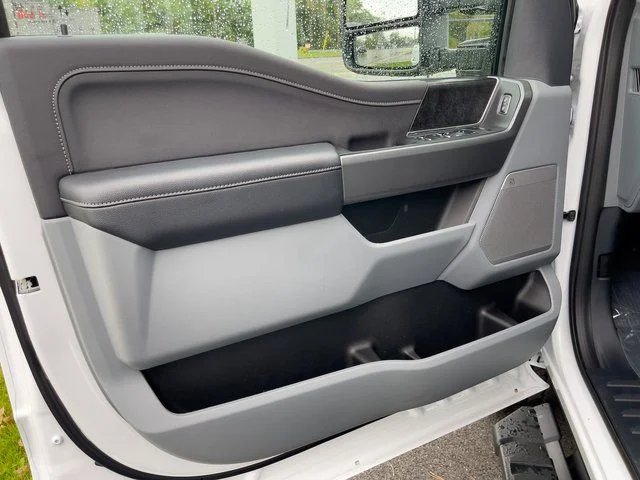 New 2026 Oxford White Ford F-250® XLT image 10