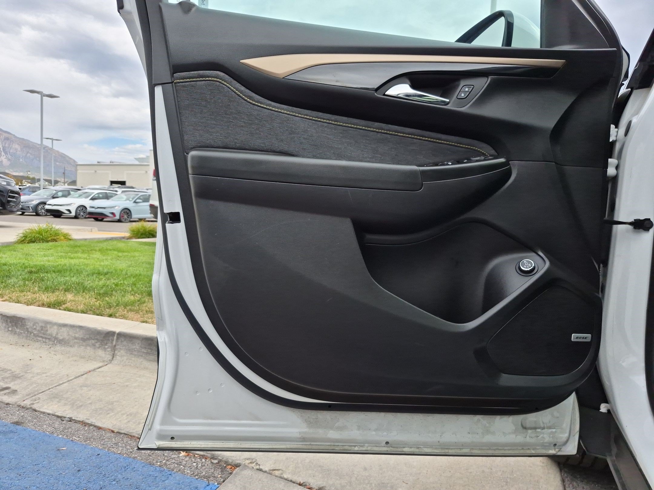 Used 2024 Iridescent Pearl Tricoat Chevrolet ACTIV image 13