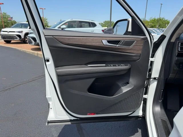 New 2026 White Volkswagen 2.0T SEL image 15