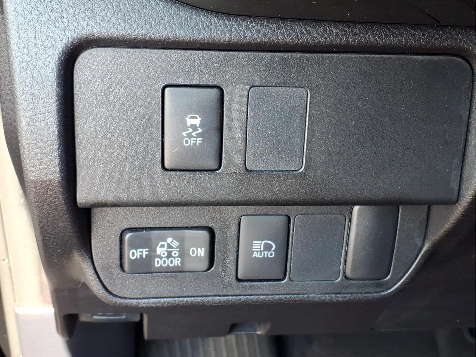Used 2023 Black Toyota SR V6 image 18
