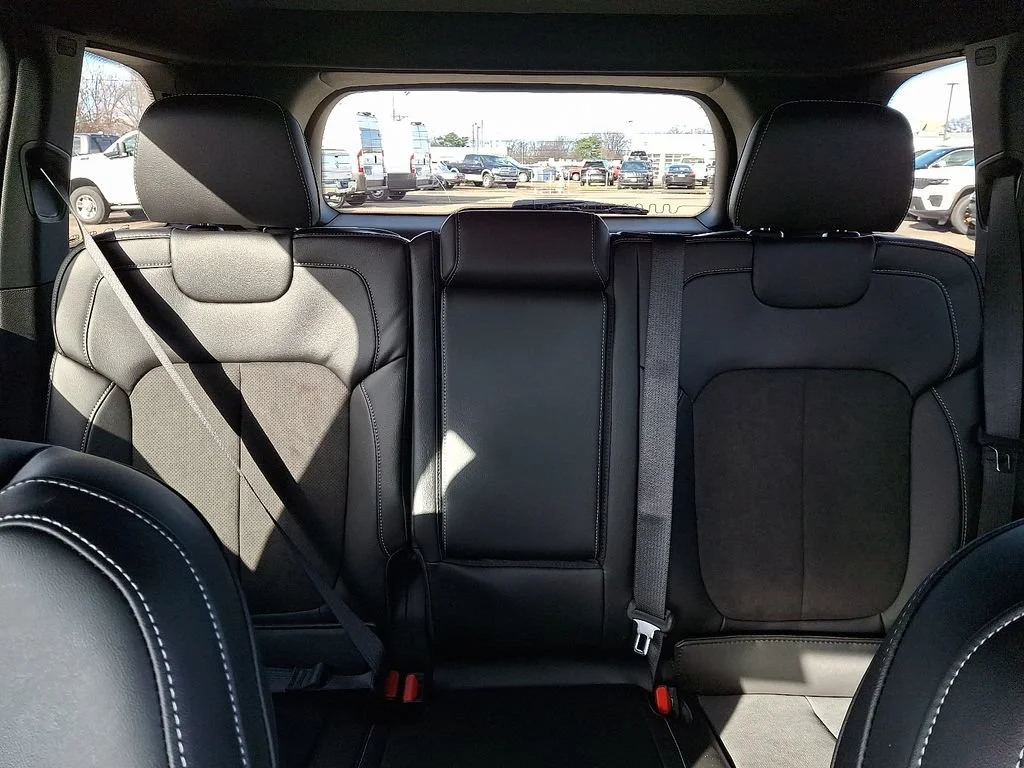 New 2025 Velvet Red Pearlcoat Jeep Altitude X image 14