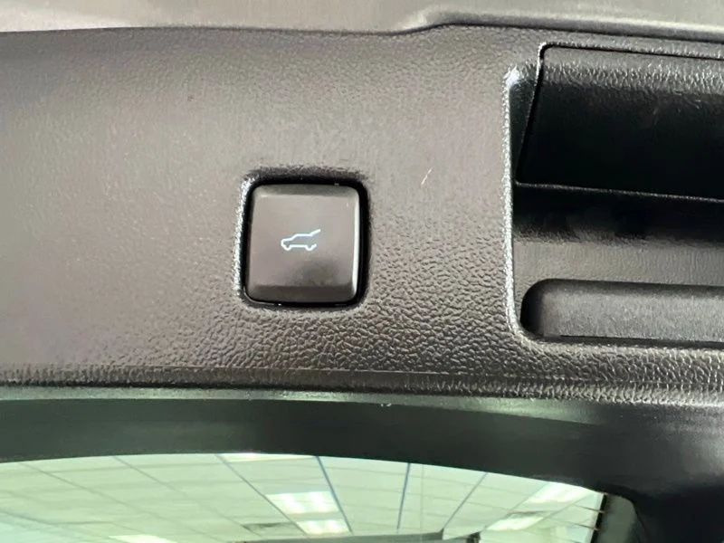 Used 2021 Gray Ford SEL image 9