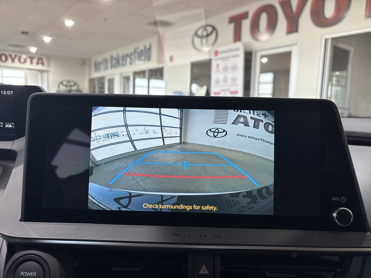 2026 Toyota Prius Plug-in Hybrid XSE - Photo 18