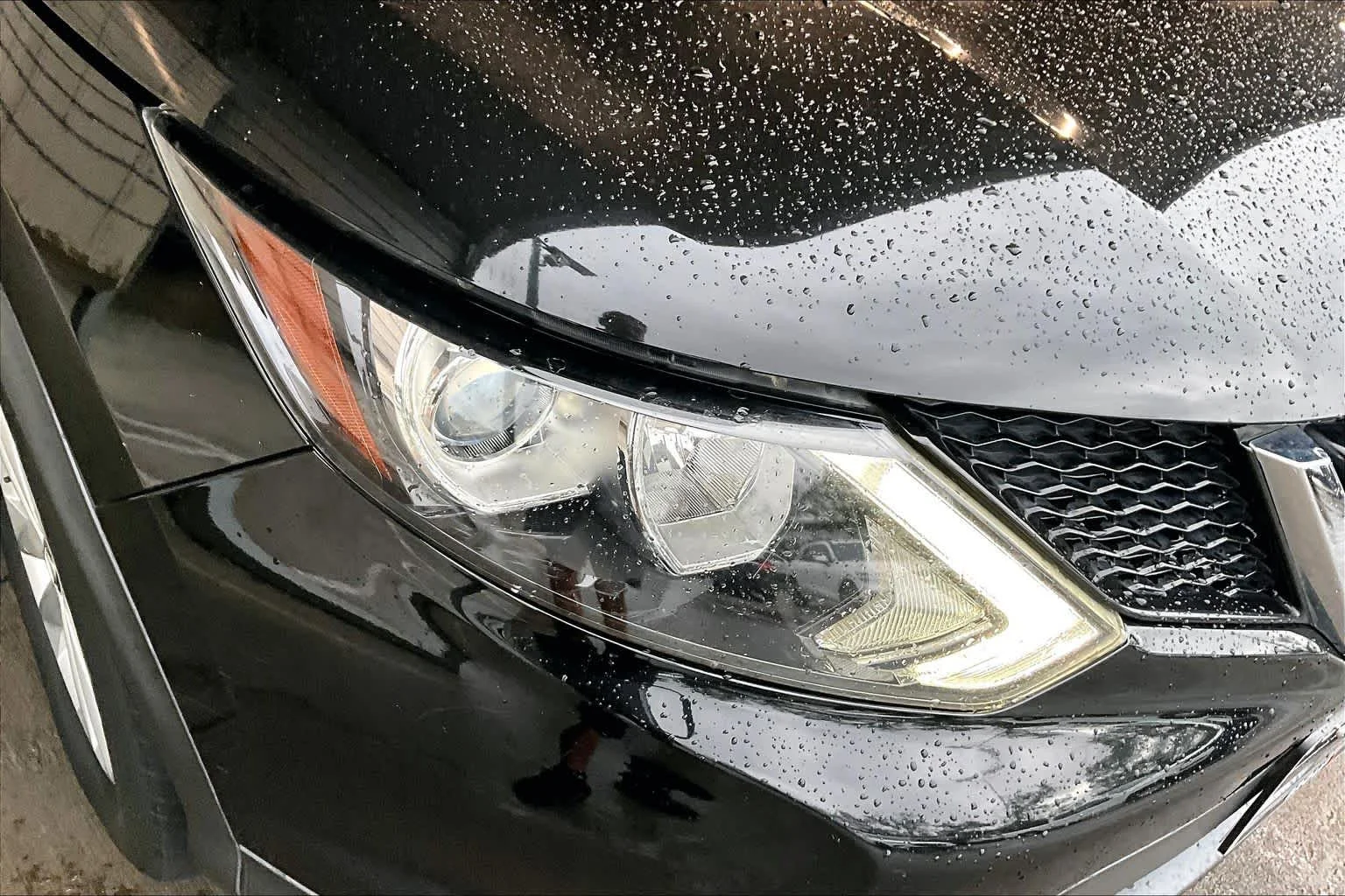 Used 2019 Magnetic Black Pearl Nissan SV image 27
