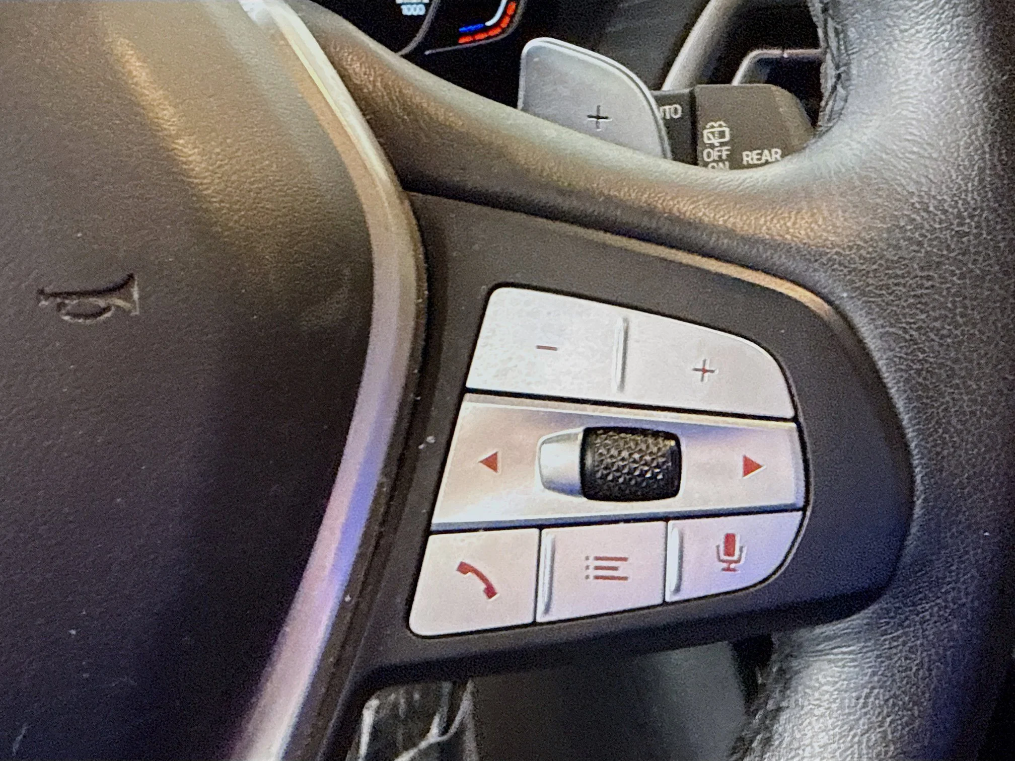 Used 2022 Black Sapphire Metallic BMW sDrive30i image 11