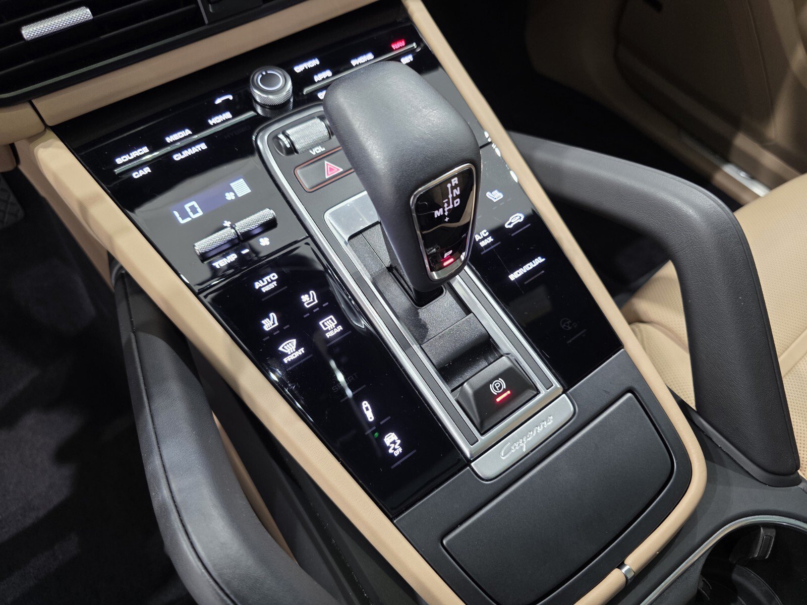 Used 2023 White Porsche Platinum Edition E-Hybrid AWD image 19