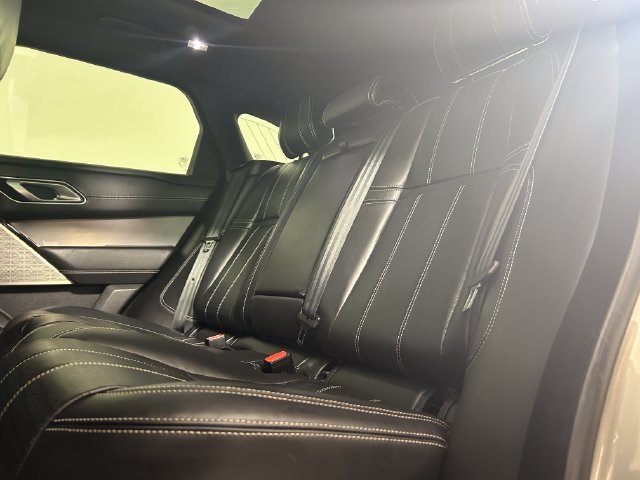 Used 2021 Silver Land Rover R-Dynamic HSE image 28