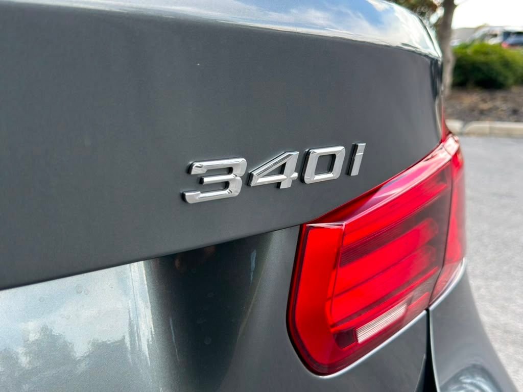 Used 2018 Gray BMW 340i image 28