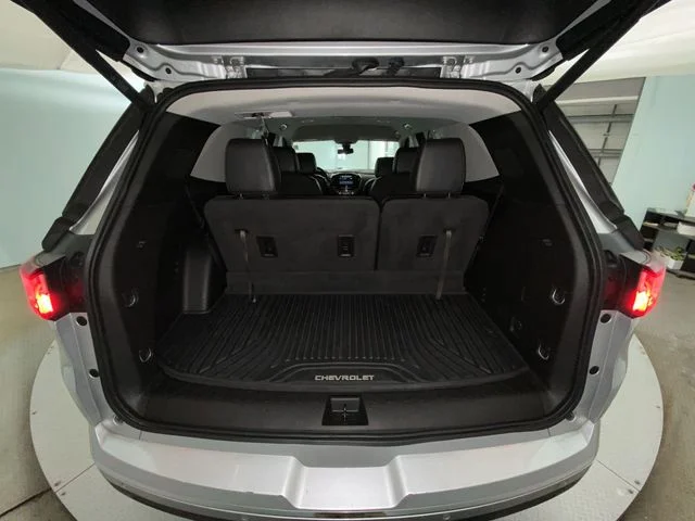 Used 2019 Silver Chevrolet Premier image 24