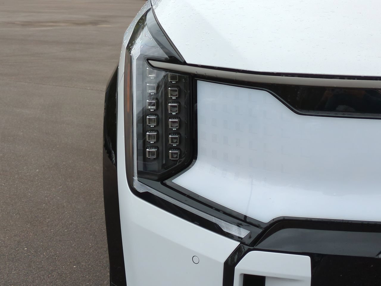 New 2026 Glacial White Pearl Kia GT-Line image 10