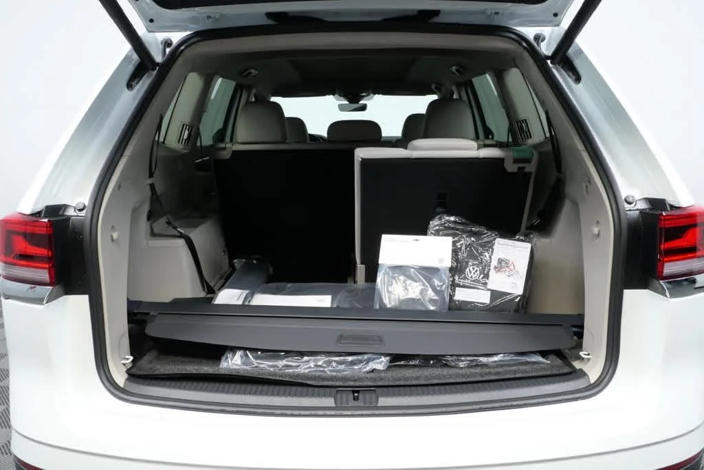 New 2026 Opal White Pearl Volkswagen 2.0T SE w/Technology image 29