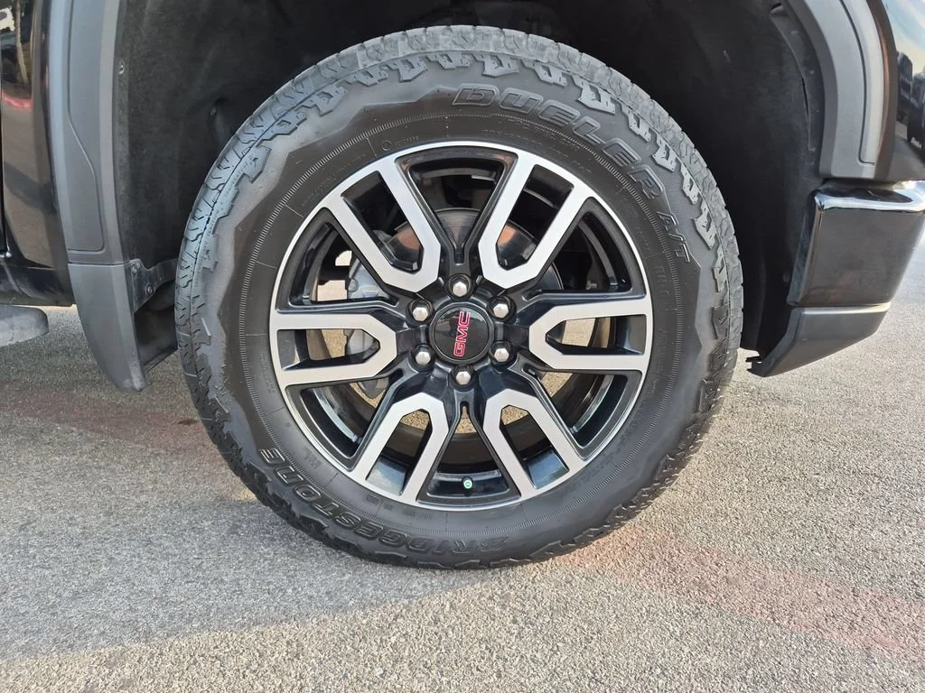 Used 2024 Onyx Black GMC AT4 image 18