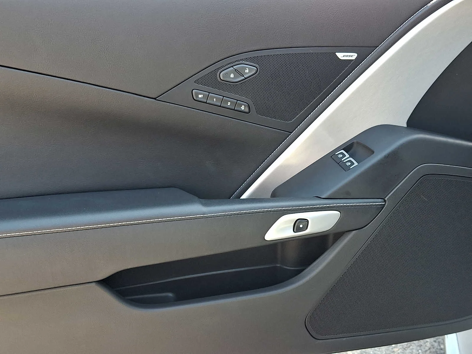 Used 2019 White Chevrolet Grand Sport 2LT image 10