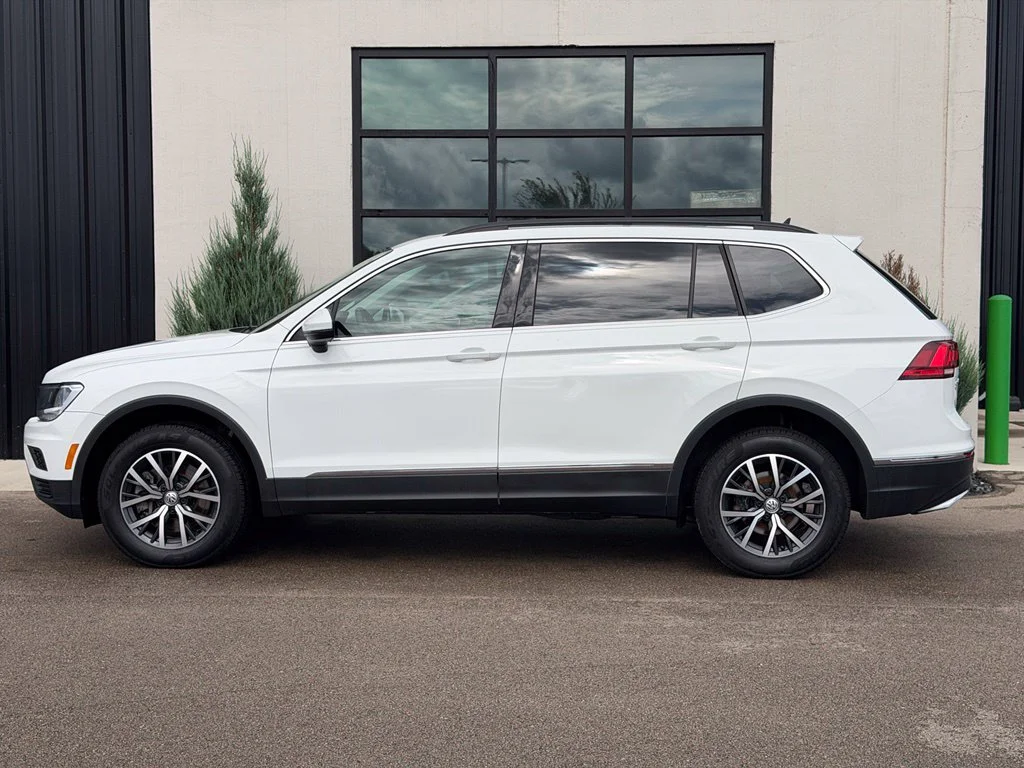 Used 2020 White Volkswagen 2.0T SE image 2