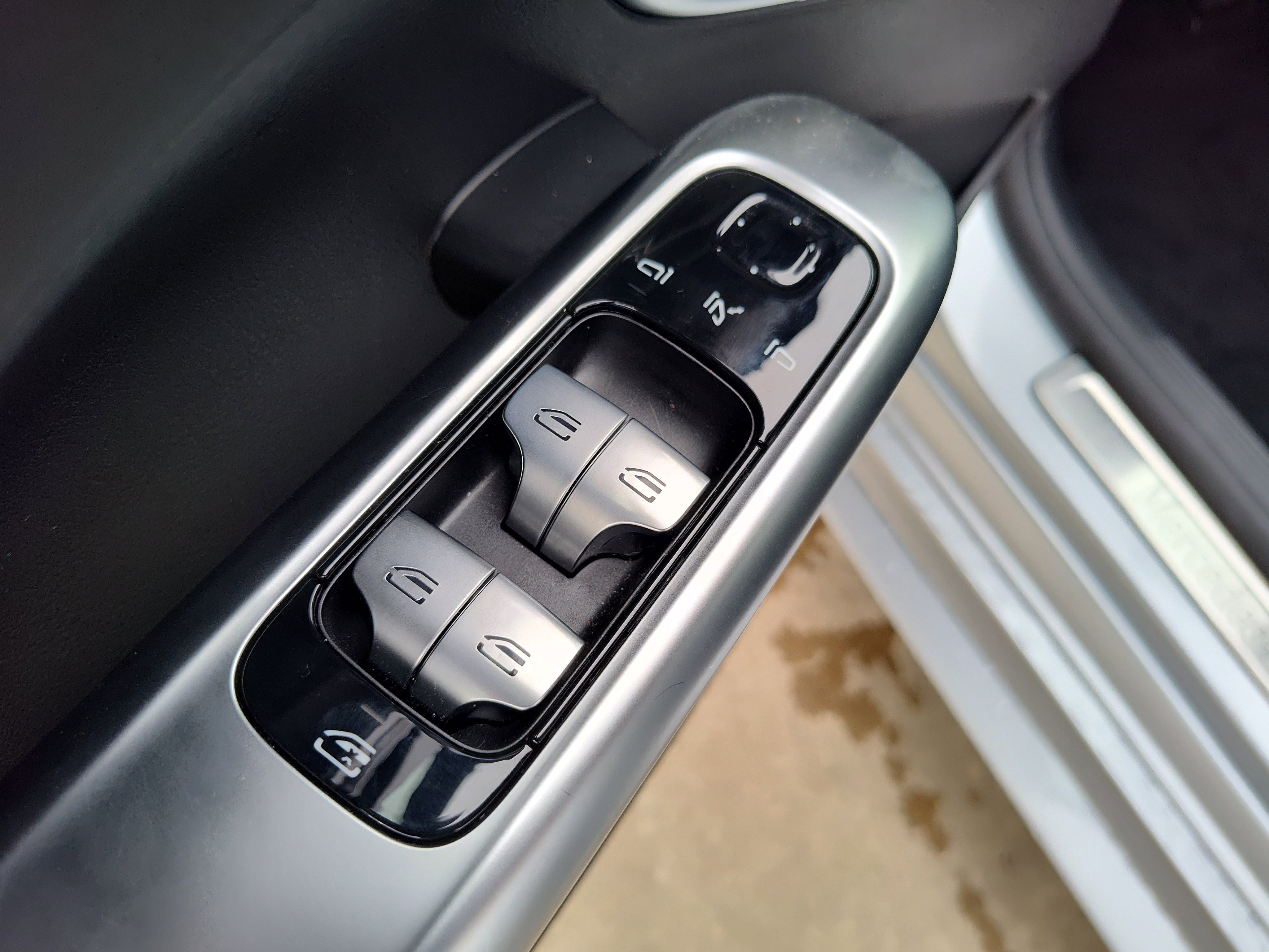 2025 Mercedes-Benz C-Class Sedan C 300 - Photo 42