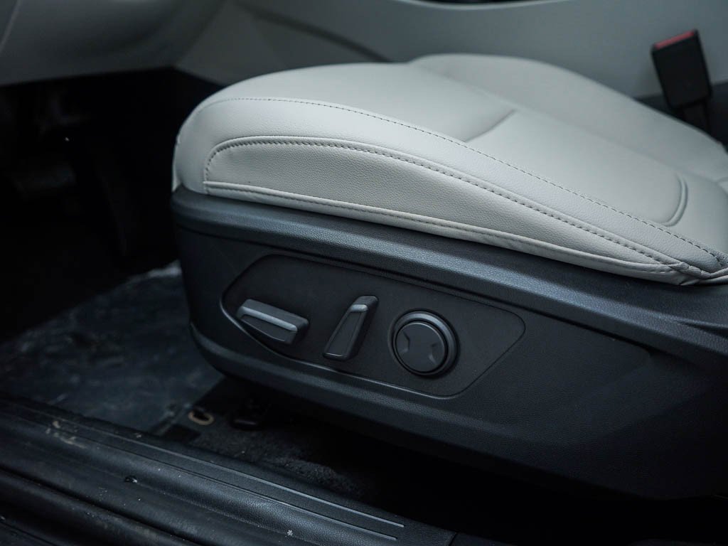New 2026 Serenity White Pearl Hyundai SEL Premium AWD image 20