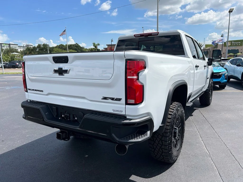 2026 Chevrolet Silverado 2500 HD ZR2 - Photo 8